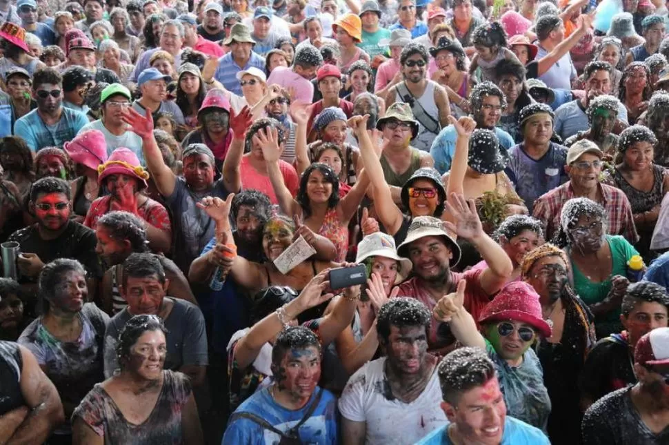 AMAICHA DEL VALLE . Unas 30.000 personas por día visitaron la villa turística para disfrutar de la Fiesta Nacional de la Pachamama..  la gaceta / (archivo)