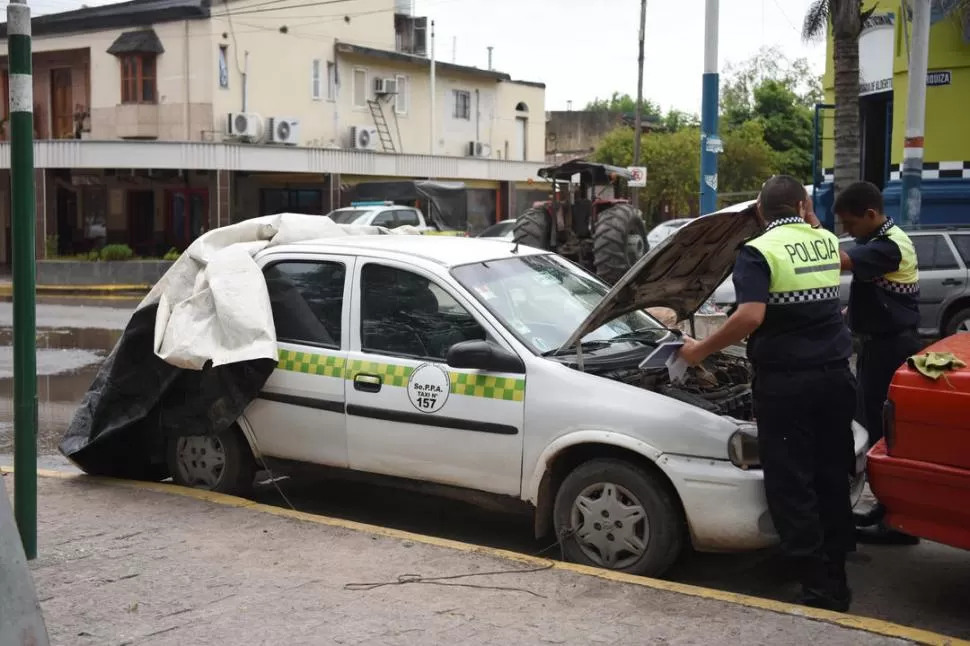 INSPECCIÓN. El vehículo que conducía Graneros.  la gaceta / foto de analía jaramillo