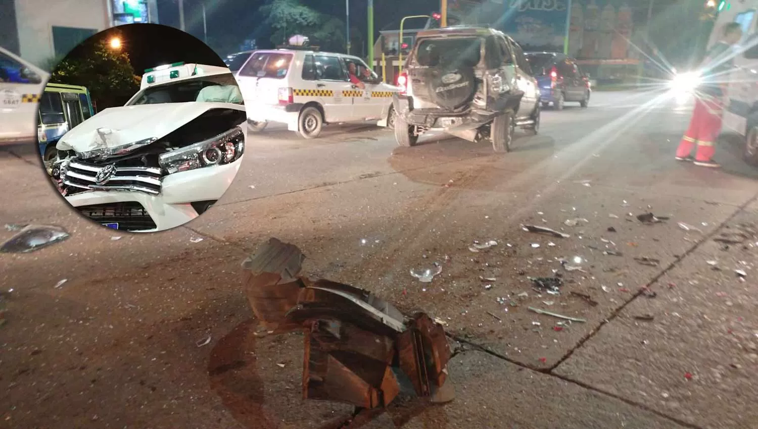 LOS DAÑOS. La Toyota terminó con el frente destruido y la EcoSport con la parte trasera dañada. FOTO ENVIADA POR UN LECTOR