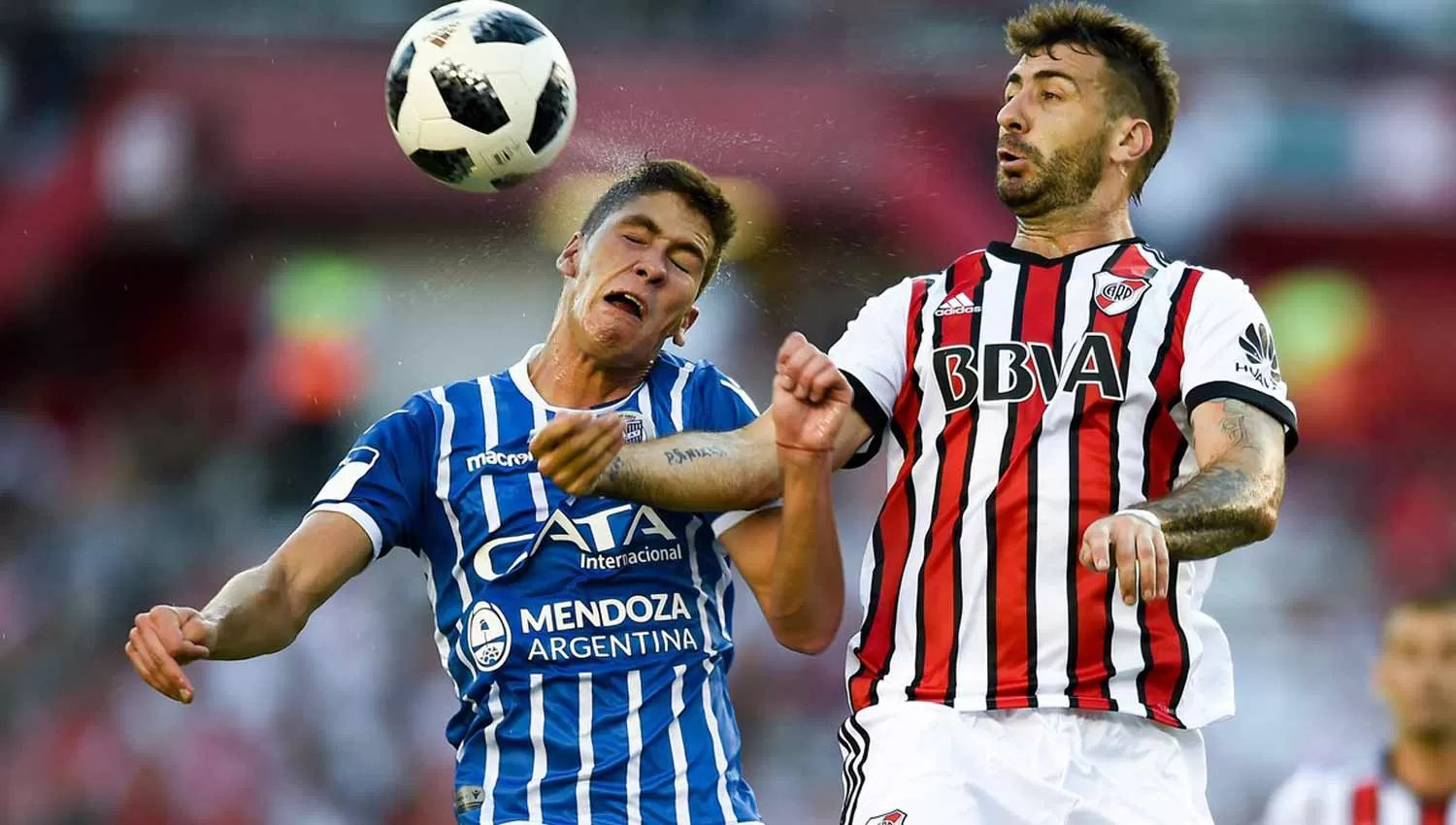 A MANO. River y Godoy Cruz empataron en el Monumental. (@RIVERPLATE)