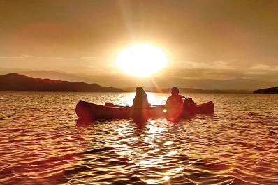 En canoa es posible descubrir un nuevo dique
