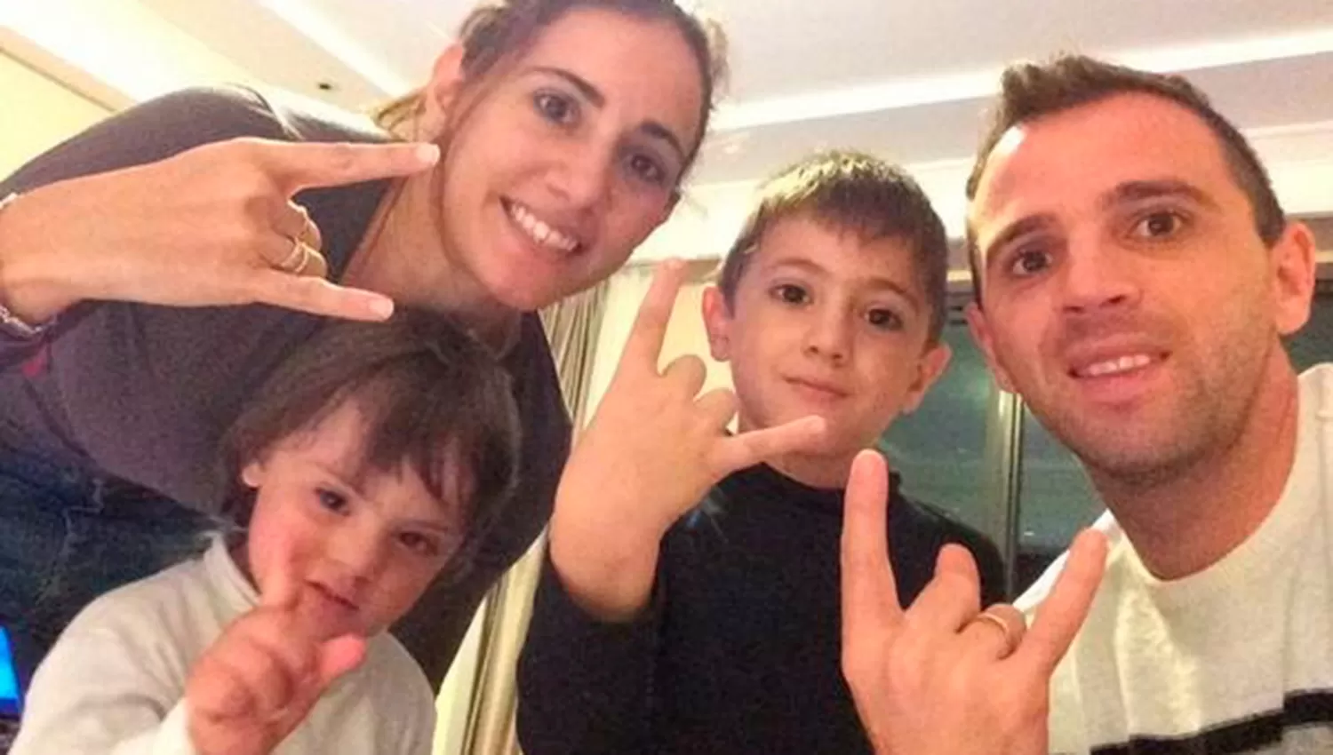 WALTER MONTILLO Y SU FAMILIA (RADIO CUT)