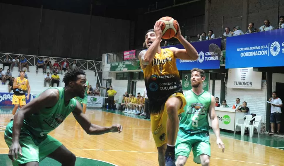 FIGURA. Solórzano quiere que su equipo encuentre mayor regularidad en el juego la gaceta / foto de hector peralta 