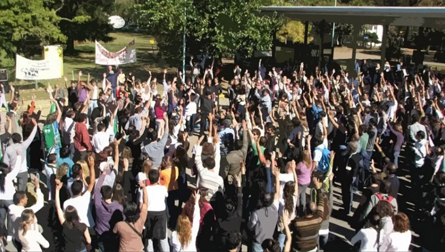 ACAMPE. Más de 250 empleados quedaron sin trabajo en el INTI. FOTO TOMADA DE LAIZQUIERDADIARIO.COM.AR