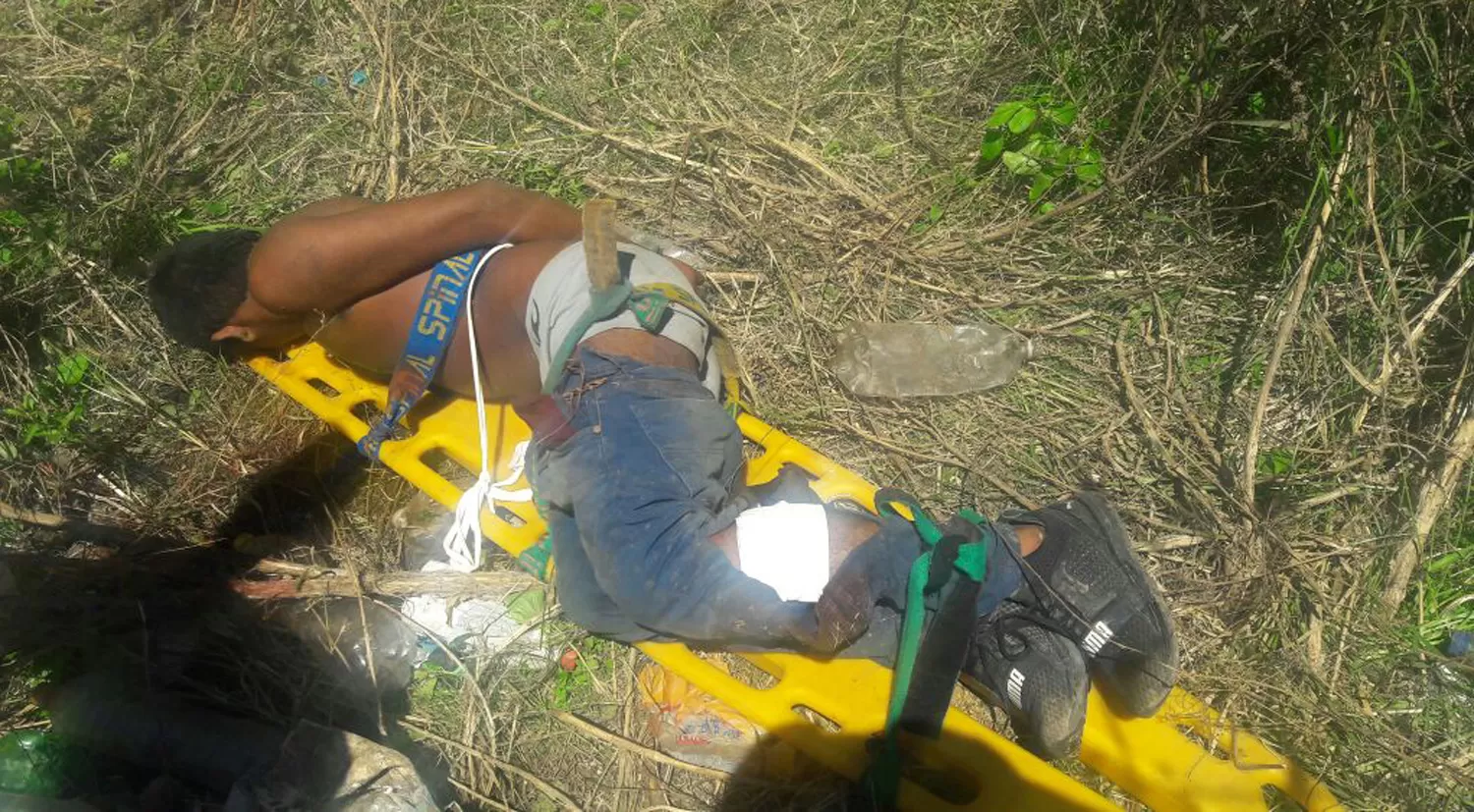 HERIDO. Uno de los delincuentes fue baleado en el tiroteo.FOTO ENVIADA A LA GACETA.