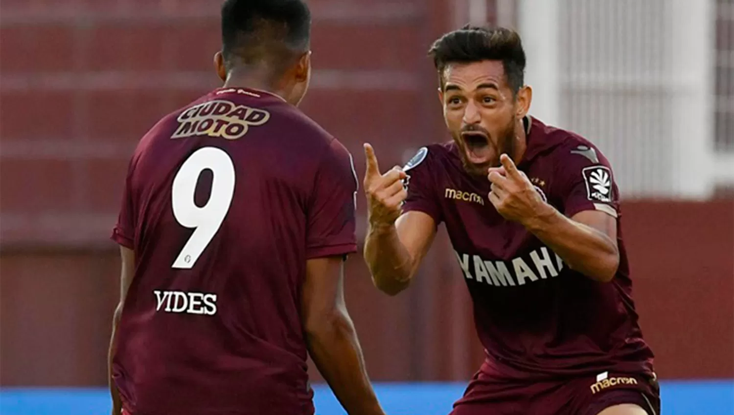 GOLEADORES. Vides y Acosta, claves en Lanús. (LANACIÓN)