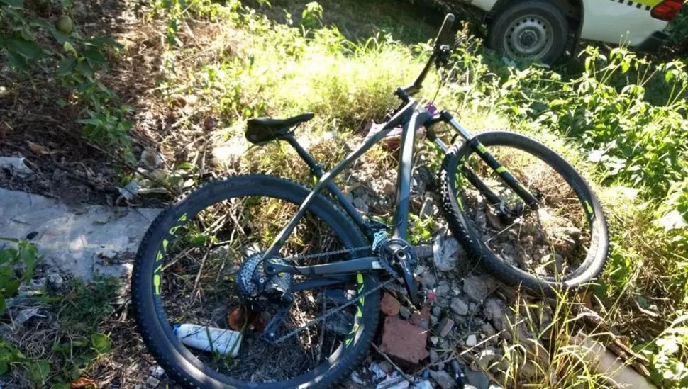 RECUPERADA. Una de las bicis que intentaron robar a punta de pistola.  