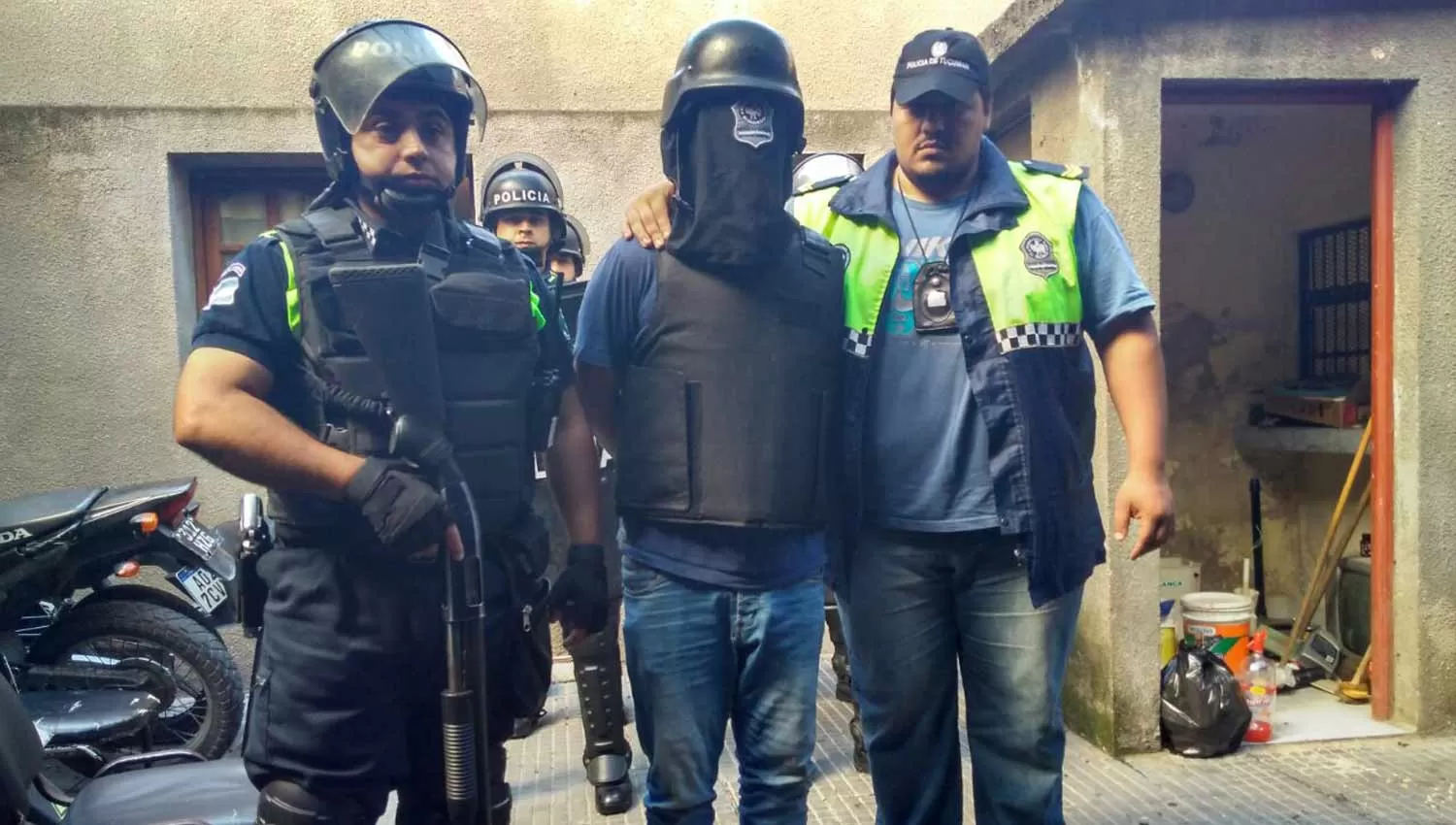 DETENIDO. Abraham fue puesto a disposición de la Justicia este mediodía. LA GACETA / FOTO DE JORGE OLMOS SGROSSO