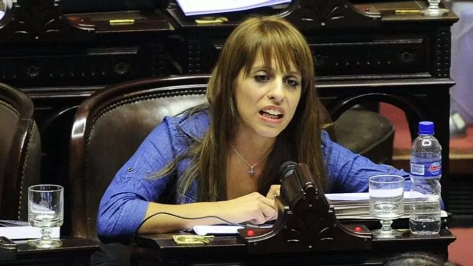 Victoria Donda, sorprendida por la habilitación de Macri para debatir el aborto en el Congreso