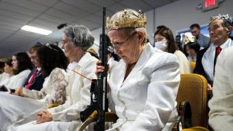 Otra iglesia que bendice armas