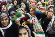 Irán sigue prohibiendo que las mujeres ingresen a una cancha de fútbol