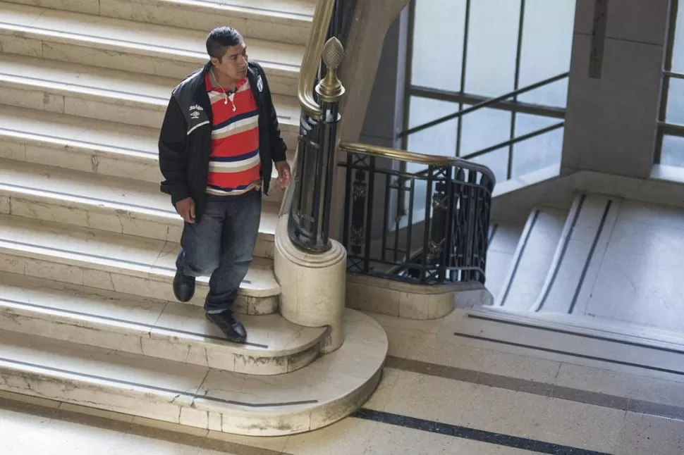 EXTENSA JORNADA. Soto, ex pareja de Paulina, se retira de Tribunales luego de declarar durante varias horas. la gaceta / foto de jorge olmos sgrosso