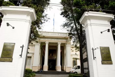 Exámenes presenciales en la UNT: qué establecerá el protocolo sanitario