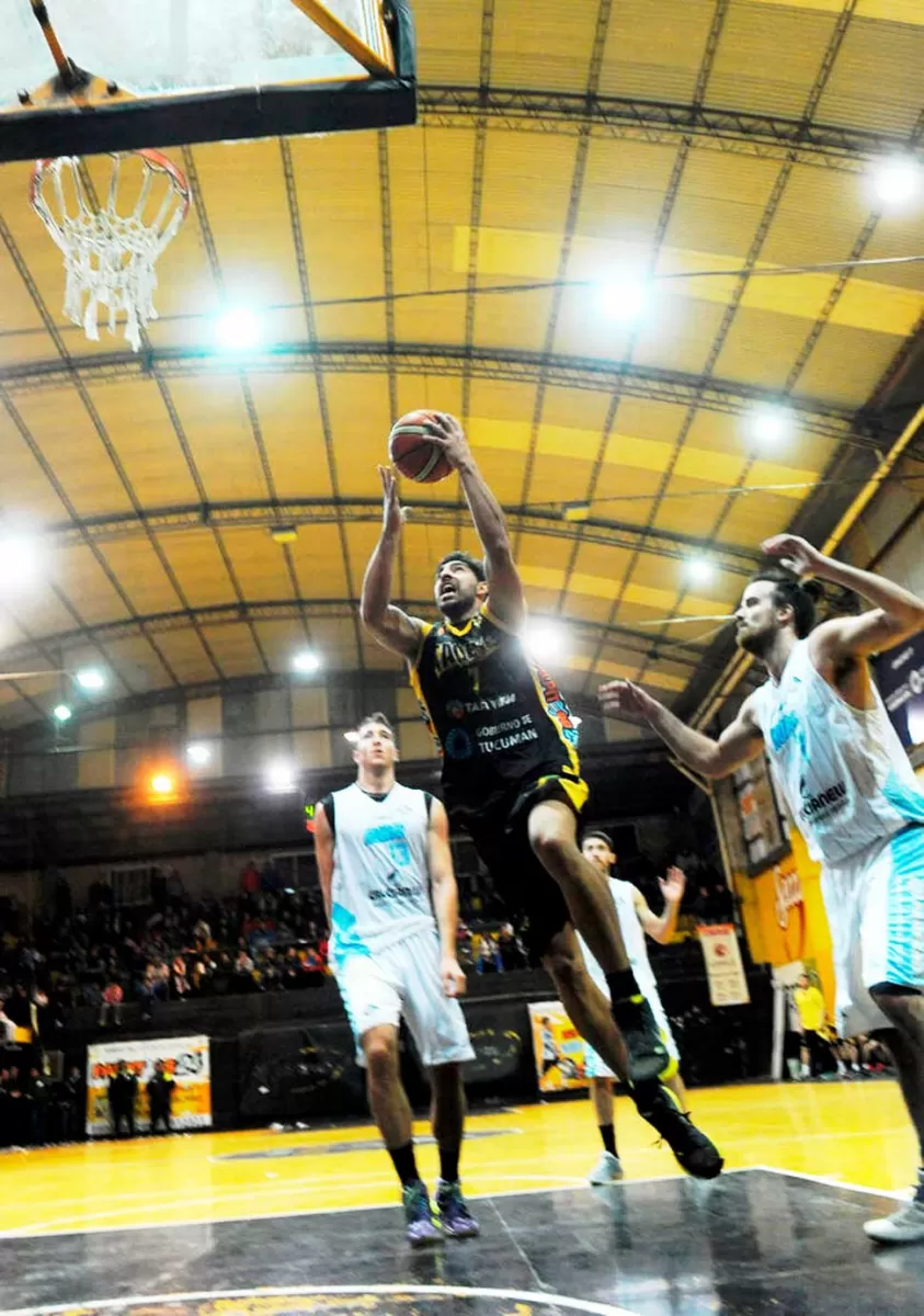 FIGURA. Ante Barrio Parque, Jerónimo Solórzano fue clave a pesar de la derrota. la gaceta / foto de josé nuno