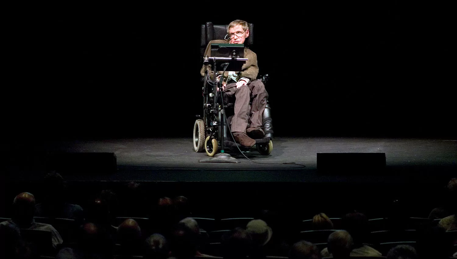 STEPHEN HAWKIN. El científico, durante una charla. REUTERS