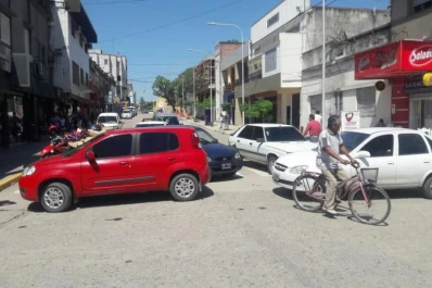 Choferes de autos rurales sitiaron Concepción para repudiar controles