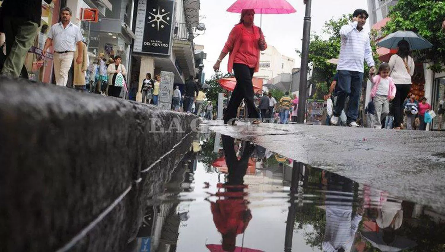 SE VIENE EL AGUA. Eso es lo que afirma el pronóstico. ARCHIVO