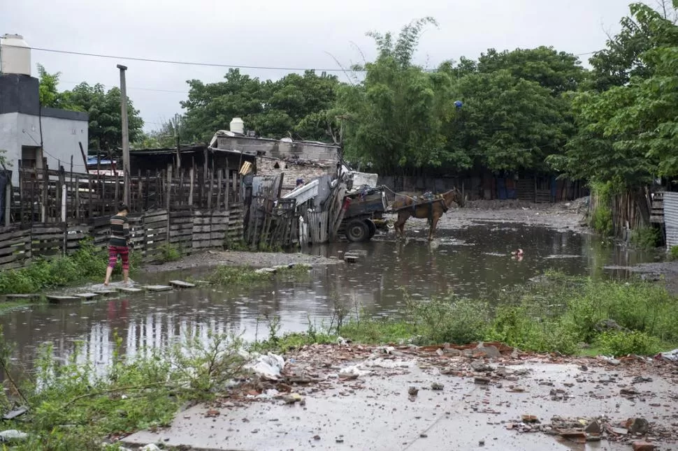 FLAGELO. Los altos niveles de desigualdad social amenazan a las futuras generaciones latinoamericanas. la gaceta / FOTO DE JORGE OLMOS SGROSSO (archivo)