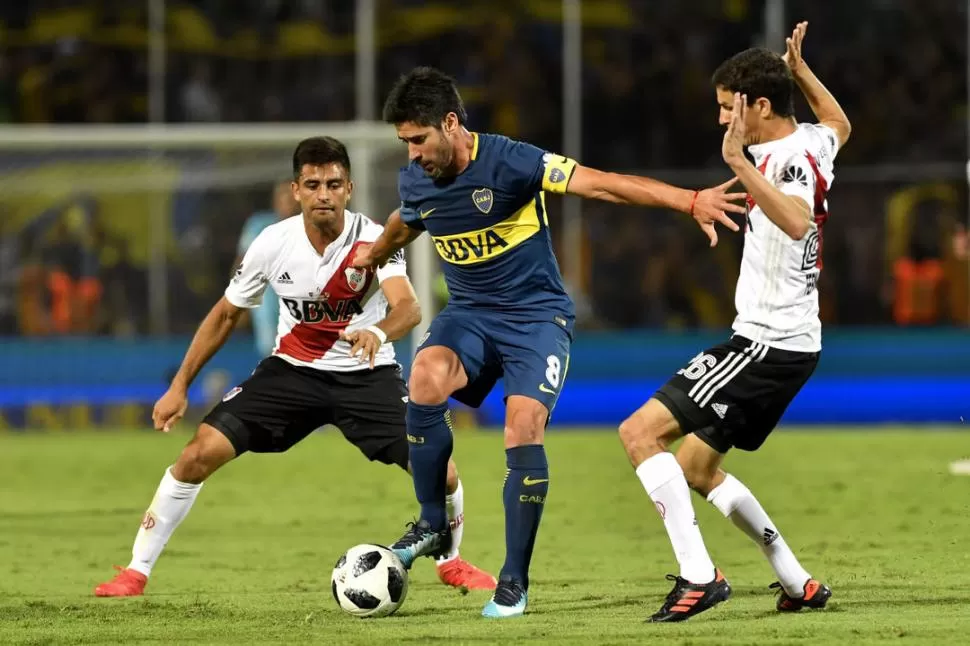 UNO DE LOS MEJORES. Pérez fue uno de los pocos que zafó del pobrísimo nivel general que mostró Boca en la final. telam 