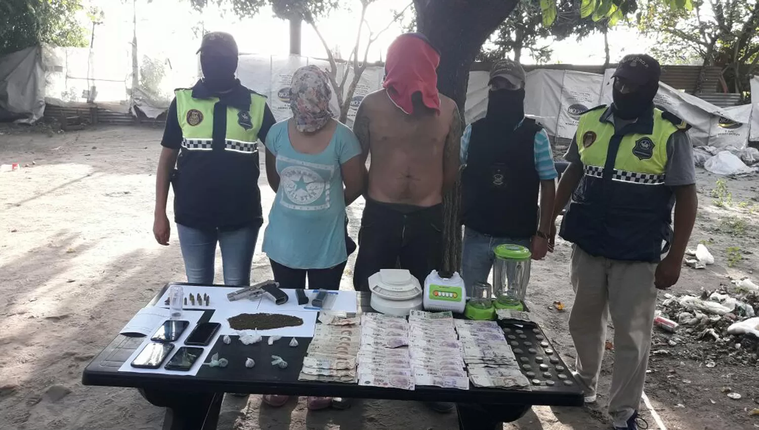 La Gorda Gaby y El Carnicero Leo fueron detenidos. 