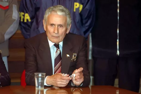 Le revocaron la prisión domiciliaria a Etchecolatz: debe volver a la cárcel común