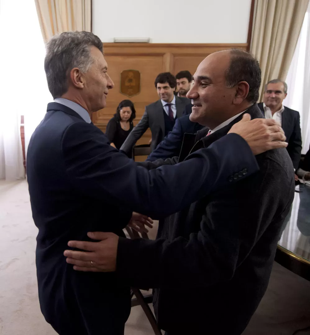 REENCUENTRO. Aún no se sabe si Macri irá al despacho del gobernador. foto de archivo