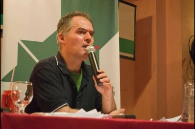 “La tecnología es en parte un poder mágico a celebrar pero también un territorio en ebullición”