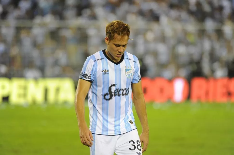 QUEJA. Leyes lamentó el arbitraje: “nos anularon un gol lícito”. El volante central tuvo mala fortuna en el gol del empate. la gaceta / foto de hector peralta