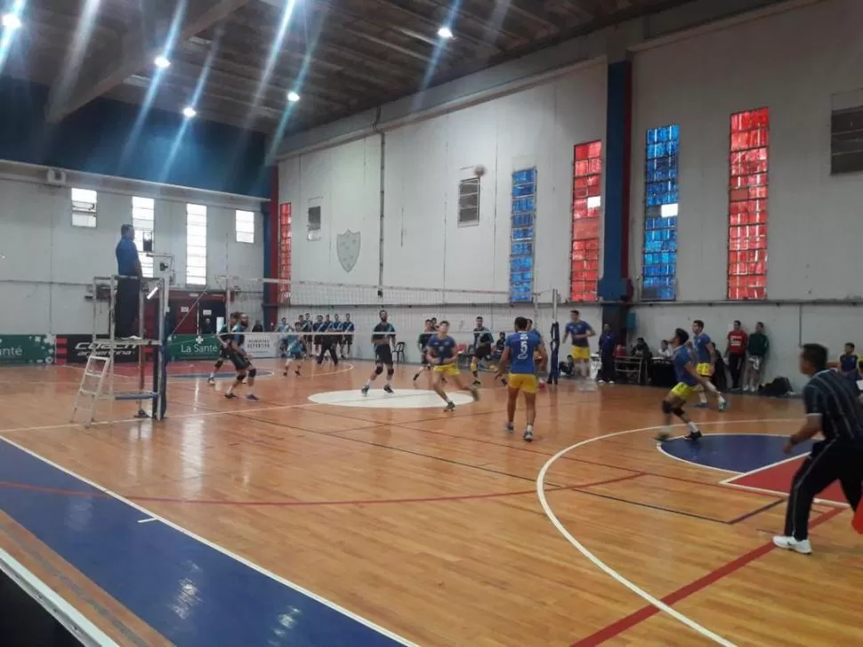 NO ALCANZÓ. “El Lobo” consiguió una victoria en los tres partidos jugados.  