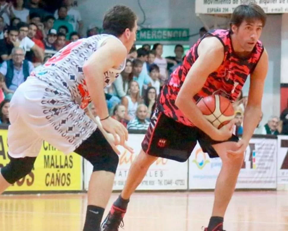 EN LAS CANCHAS. “Tompy” hoy sigue en el parqué, pero como formador.  