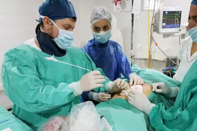 Sin abrir el abdomen, curaron el páncreas de un chico de 13 años en el Hospital de Niños