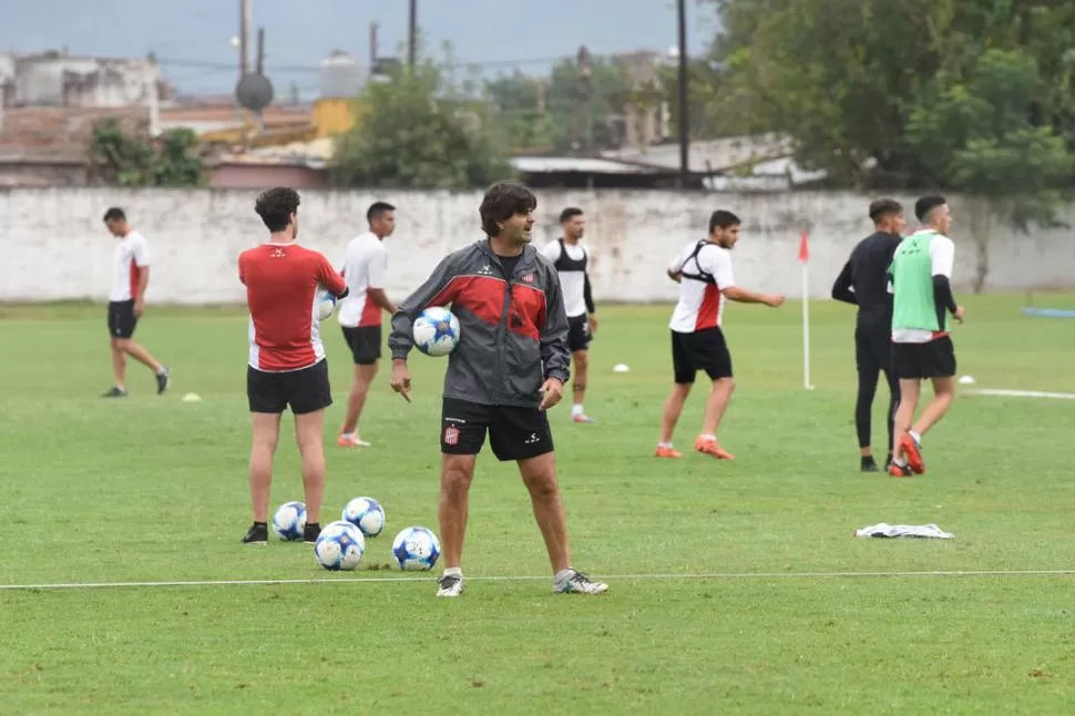 PIENSA, LUEGO EXISTE. Forestello debe definir quién tendrá la difícil misión de aportar los goles para vencer a Instituto. la gaceta / foto de Analía Jaramillo