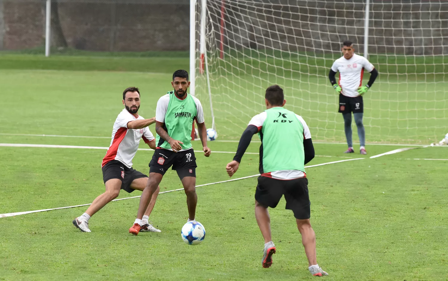 FÚTBOL. San Martín entrena para el partido contra Instituto. FOTO LA GACETA ANALÍA JARAMILLO.