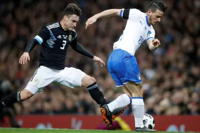 Argentina se inspiró al final y, sin Messi, venció a Italia