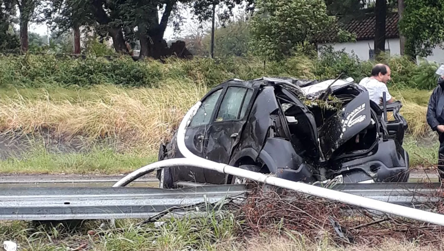 Renault Sandero accidentada. (Imagen recibida por Whatsapp)