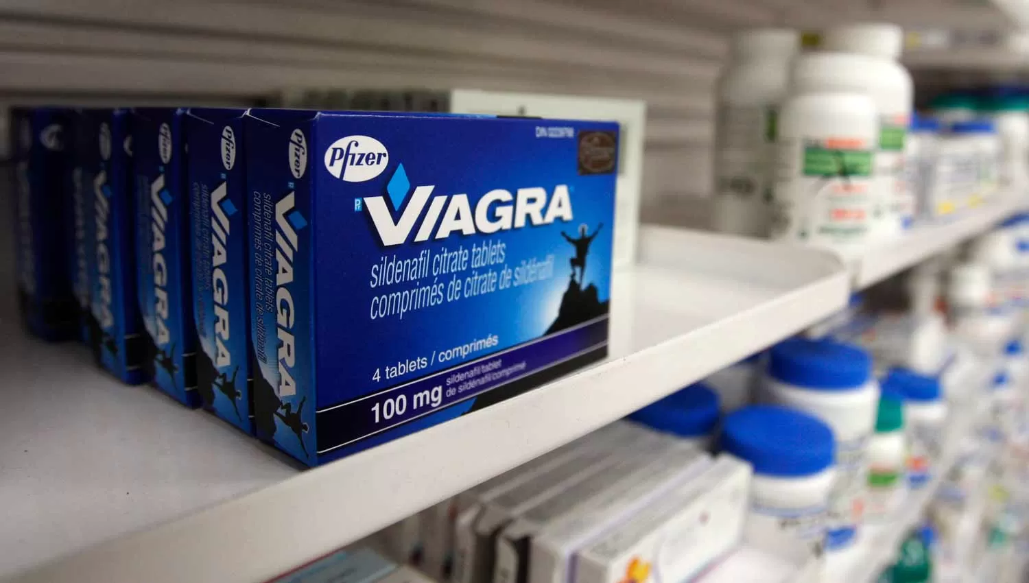 NUEVA CHANCE. Millones de personas en todo el mundo olvidaron, gracias a la pastilla azul, sus problemas en la cama. ARCHIVO