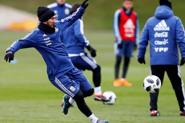 Messi volvió a los entrenamientos junto a la Selección