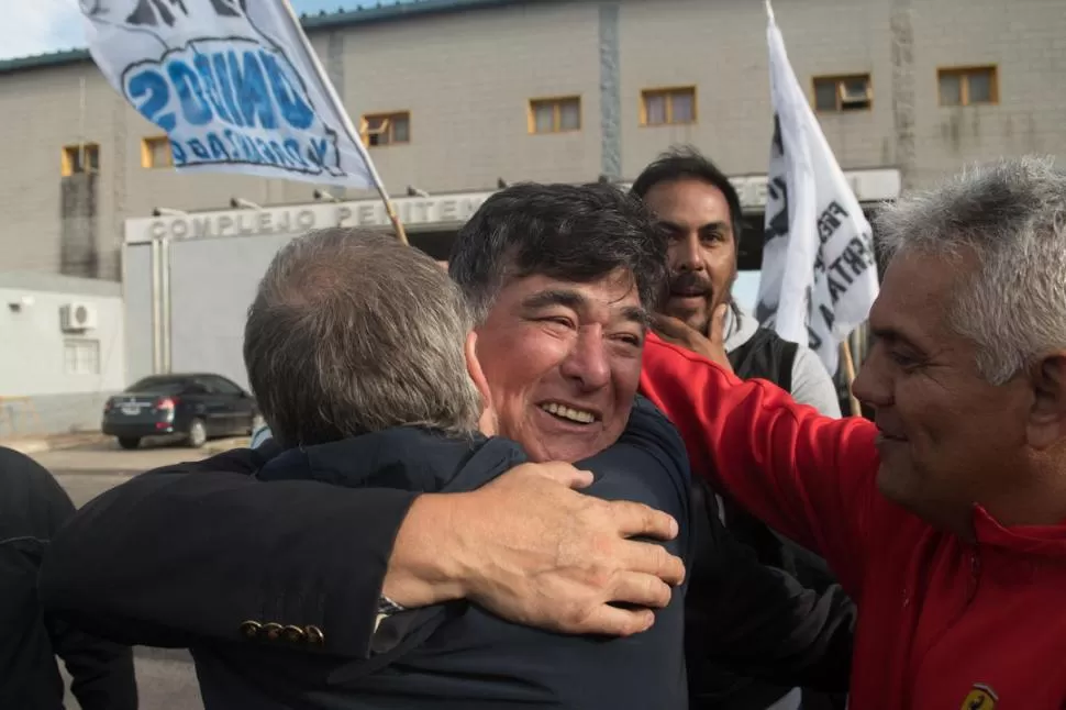 EUFORIA. Zannini fue recibido por militantes al salir del penal. telam