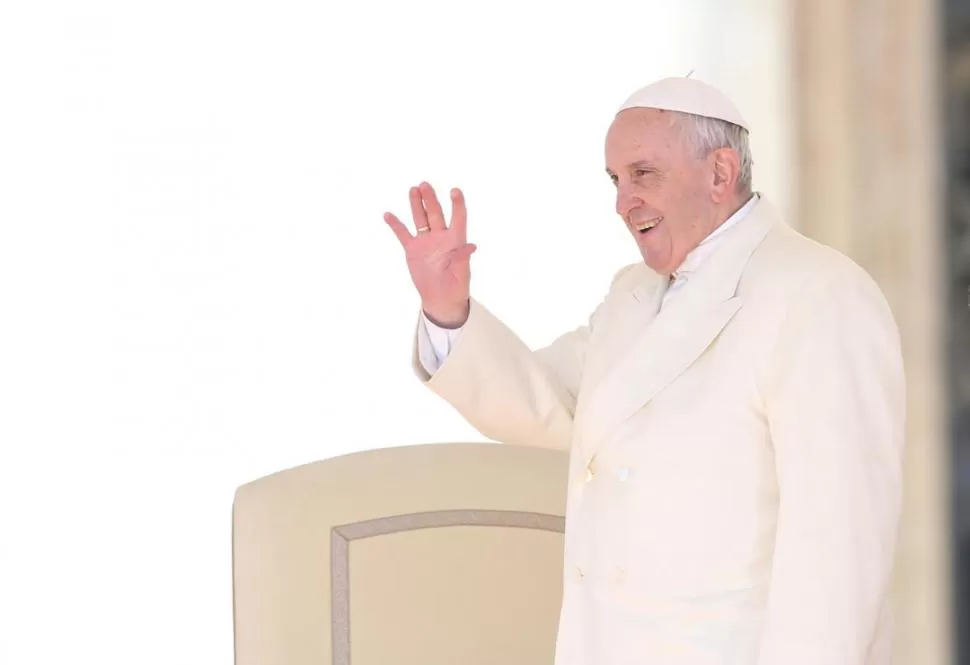 CONMOVEDORA CONVICCIÓN CRISTIANA. El Papa abre los brazos de la Iglesia Católica a los musulmanes, a los hermanos mayores los judíos, a los inmigrantes abandonados a su suerte, a los ancianos, a los niños. reuters