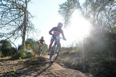 Las bicicletas quieren bajar del podio a la imprudencia