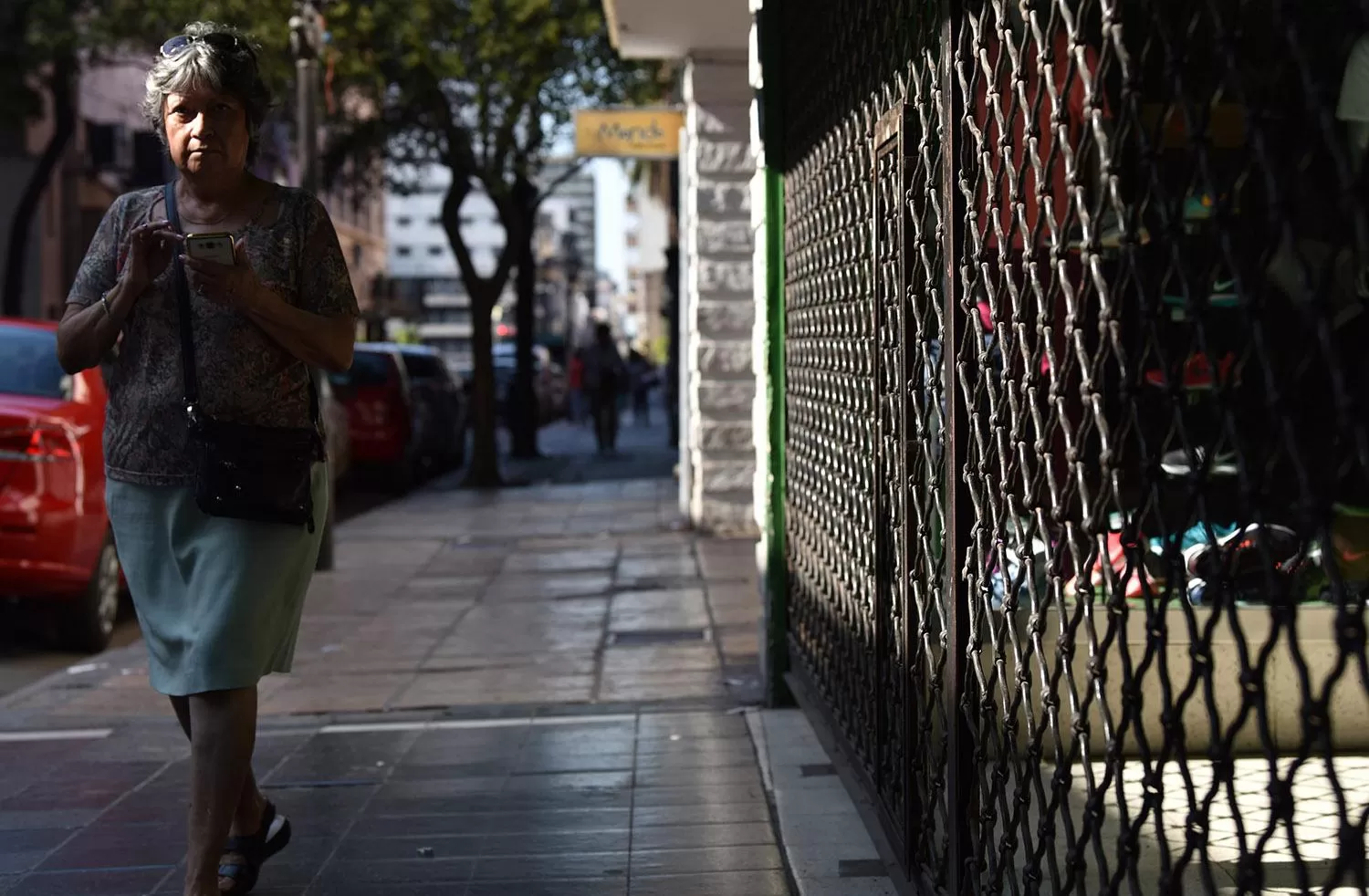 NEGOCIOS CERRADOS. Los comercios no abrirán ni el viernes ni el lunes. ARCHIVO