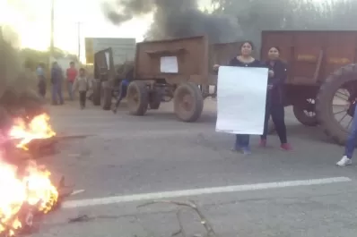 A un año de las inundaciones: cortaron la ruta 38 para exigir la reconstrucción de la escuela Alto El Puesto
