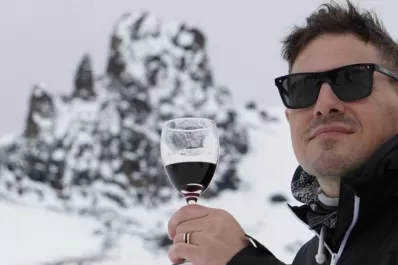 Detienen al ex relacionista público de Ricardo Fort por presunta participación en la red prostitución de Independiente