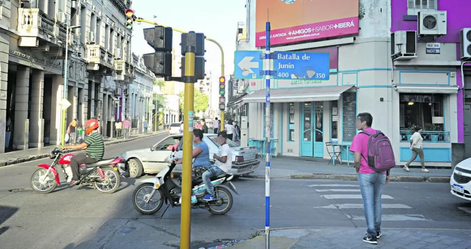 ATAQUE. Huamani fue apuñalado en la esquina de Junín y San Juan. la gaceta / foto de inés quinteros orio 
