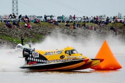 Lanchas a toda velocidad