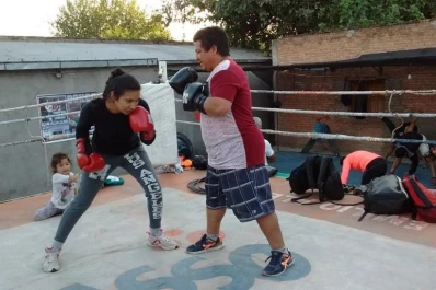 “La Mary” quería bajar de peso, hizo boxeo y ahora está a un paso del profesionalismo