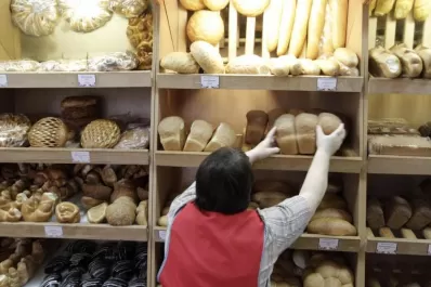 Entraron a robar a una panadería de Barrio Norte, a media cuadra de la comisaría primera