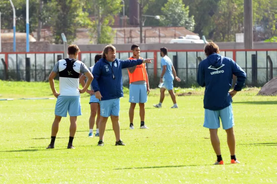 ES POR AQUÍ. Pese al mal momento, Zielinski sabe que su equipo se motiva ante los grandes, y mucho más contra Independiente, con el que ya hay una rivalidad especial en los últimos años.  la gaceta / foto de franco vera