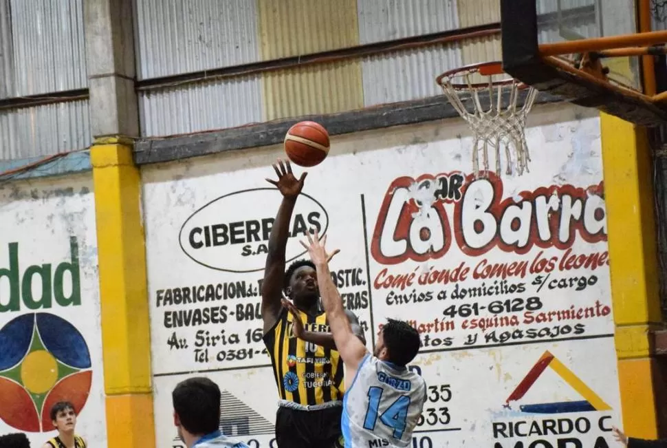 ASISTENCIA PERFECTA. Lyonell Gaines fue la figura en el último duelo en casa. Prensa Talleres