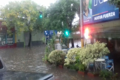 Tucumán en alerta meteorológica: una fuerte tormenta afectó distintos puntos de la provincia